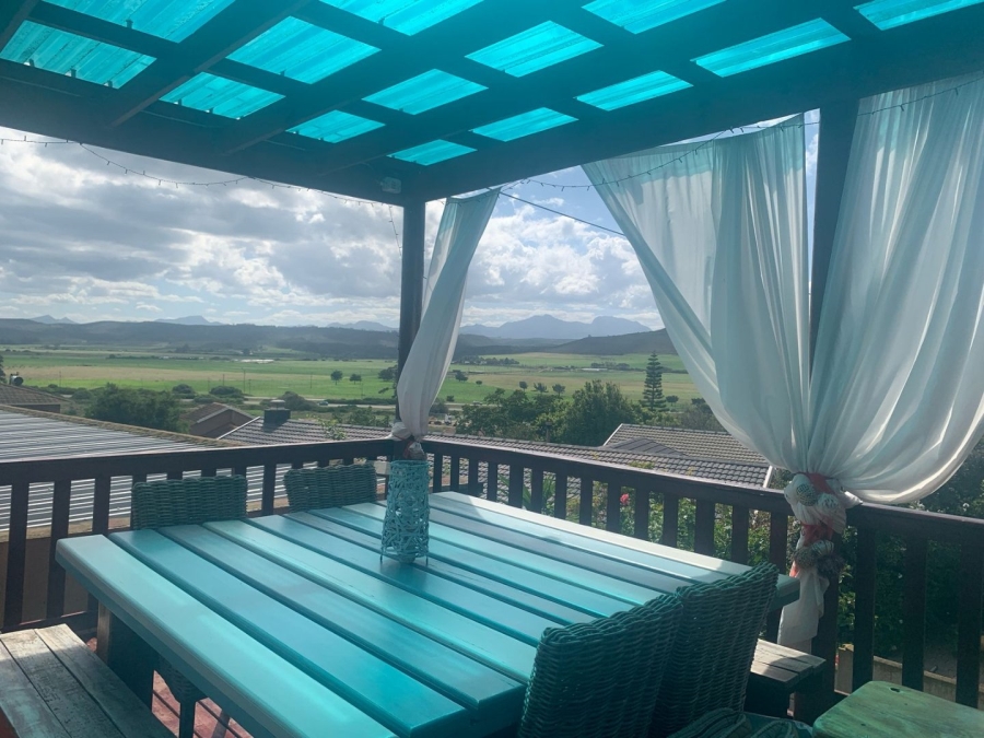 4 Bedroom Property for Sale in Fraaiuitsig Western Cape